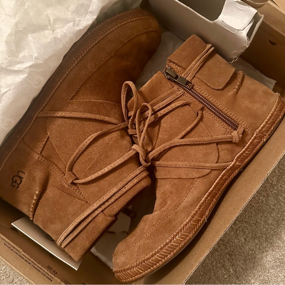Ugg Ankle Boot Chestnut Reid US size 7.5.